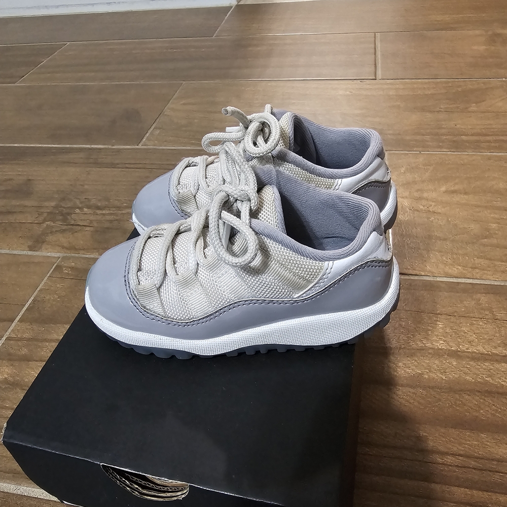 Jordans 8C - Picture 2 of 5